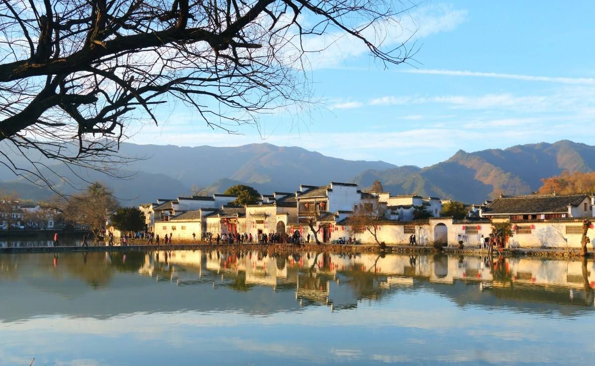 安徽日报聚焦安徽发展动态