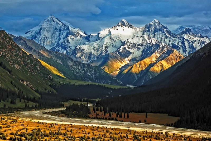 探寻丝路明珠，新疆传奇之旅
